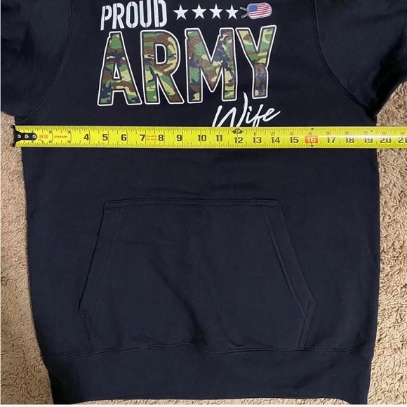Army wife pullover hoodie - size small - Picture 3 of 4